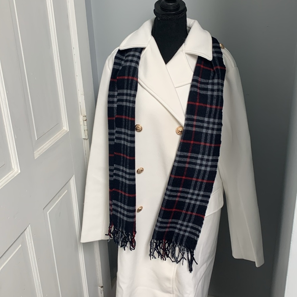 Authentic Burberrys (vintage) black plaid scarf - Picture 7 of 17